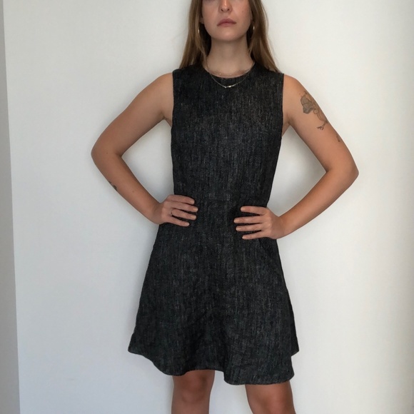 Classy Theory Dress in great condition - Picture 1 of 3